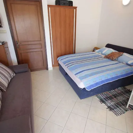 In 39175 * Crikvenica